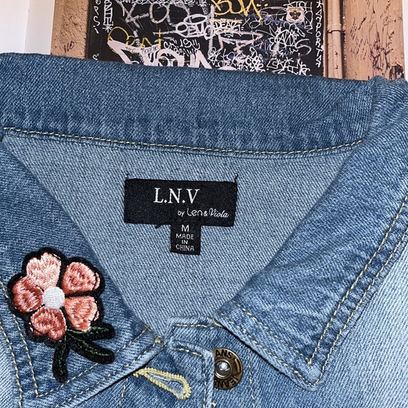 ⭐️🐦🌹💎•💎SAKS FIFTH ~ L.N.V.💎•🌹Tell me more… - Picture 2 of 11